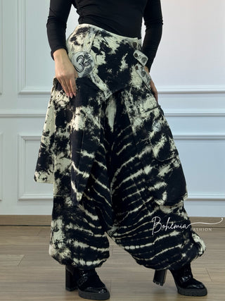 Pantaloni aladdin cu model batik