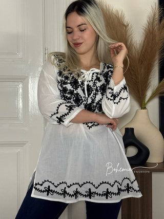 Hímzett blúz