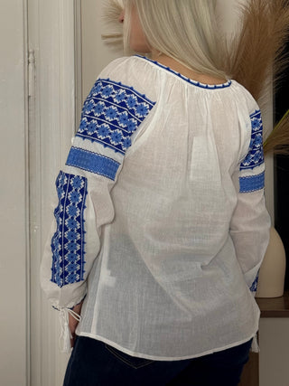 Hímzett blúz