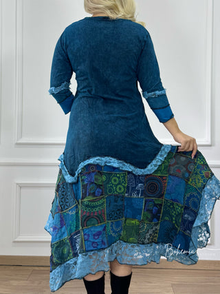 Rochie brodată din bucăți cusute