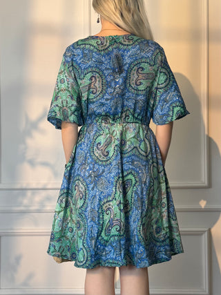 Rochie scurtă cu talie ajustabilă
