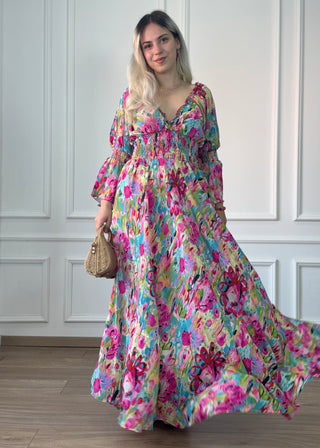Rochie cu talie strânsă și mâneci clopot