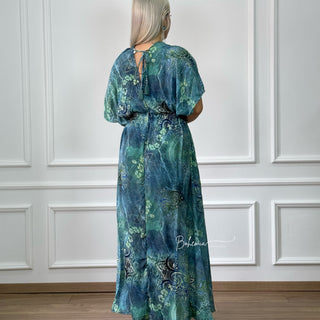 Rochie maxi strânsă în talie