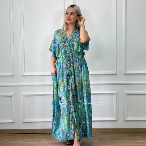 Rochie maxi strânsă în talie