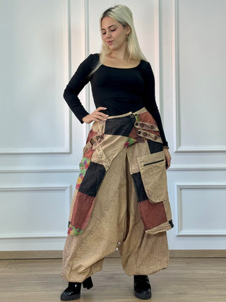 Pantaloni Aladdin cu model patchwork detaliat