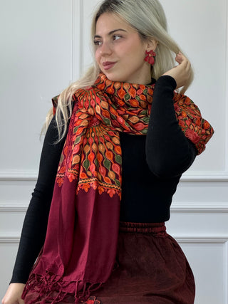 Șal brodat cu model mandală