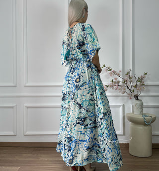 Rochie maxi strânsă în talie