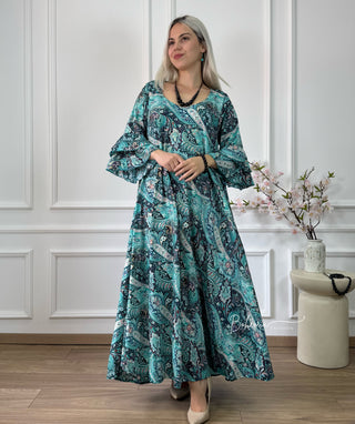 Rochie cu mâneci evazate în formă de A