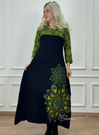 Rochie lungă cu partea superioară contrastantă