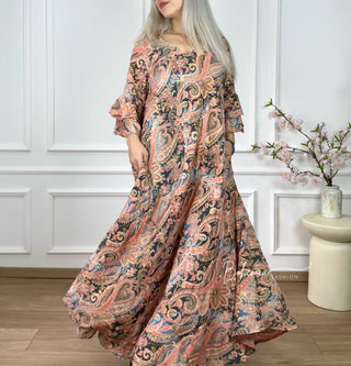 Rochie cu mâneci evazate în formă de A