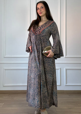 Rochie maxi cu mâneci evazate