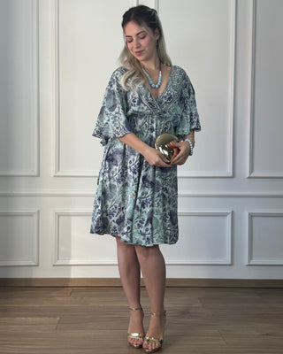 Rochie scurtă cu mâneci fluture