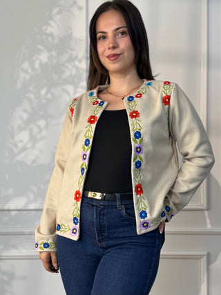 Hímzett kabátka