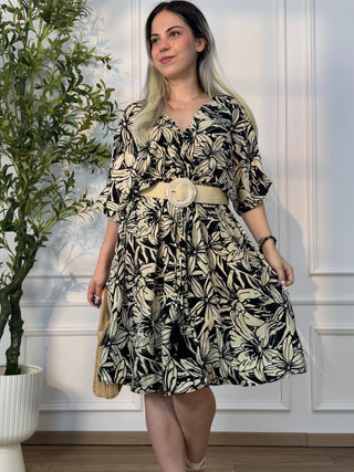 Rochie scurtă cu croială largă