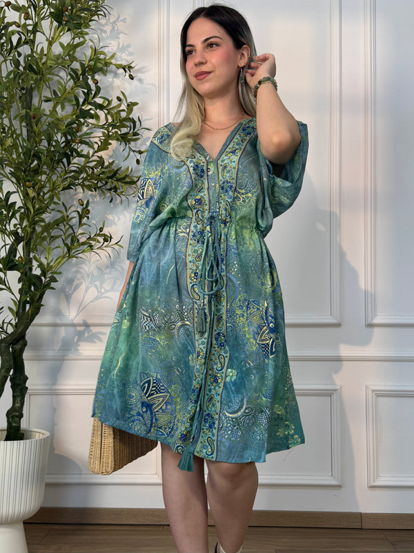 Rochie scurtă cu croială largă