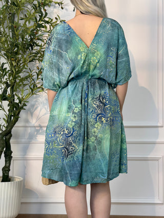 Rochie scurtă cu croială largă