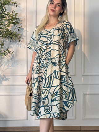 Rochie scurtă cu croială largă