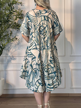 Rochie scurtă cu croială largă