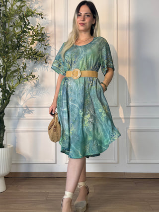 Rochie scurtă cu croială largă