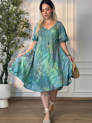 Rochie scurtă cu croială largă