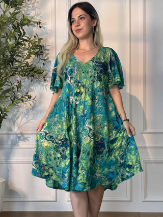 Rochie scurtă cu croială largă