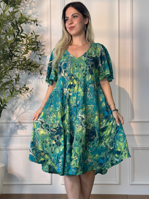 Rochie scurtă cu croială largă