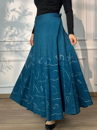 Hímzett lapszoknya