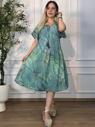 Rochie scurtă cu croială largă