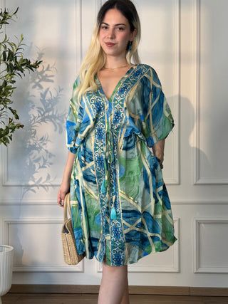 Rochie scurtă cu croială largă