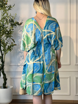 Rochie scurtă cu croială largă