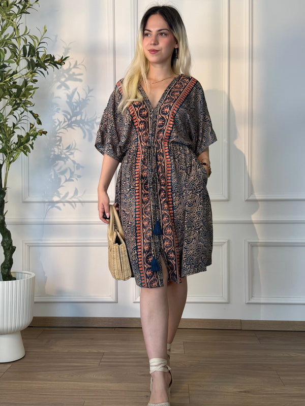 Rochie scurtă cu croială largă