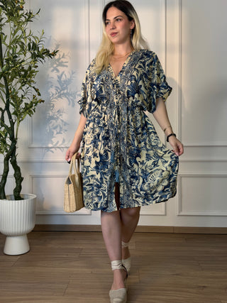 Rochie scurtă cu croială largă