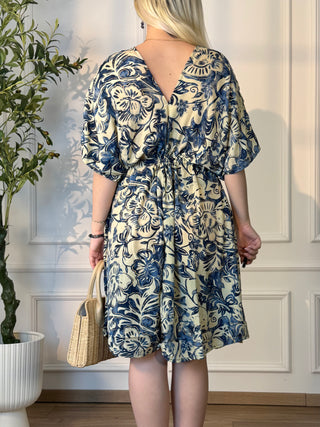 Rochie scurtă cu croială largă