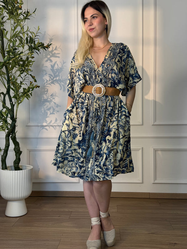 Rochie scurtă cu croială largă