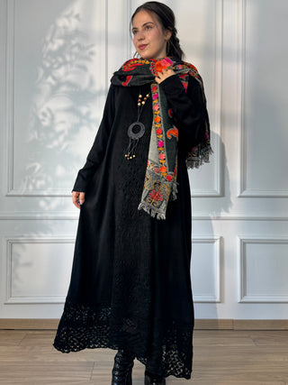 Hímzett gyapjú stóla