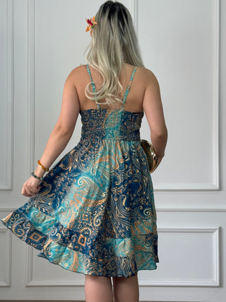 Rochie scurtă cu panglică