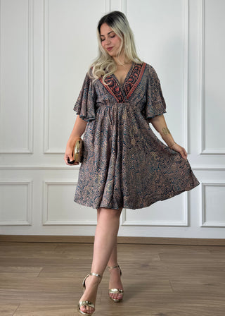 Rochie scurtă cu mâneci fluture