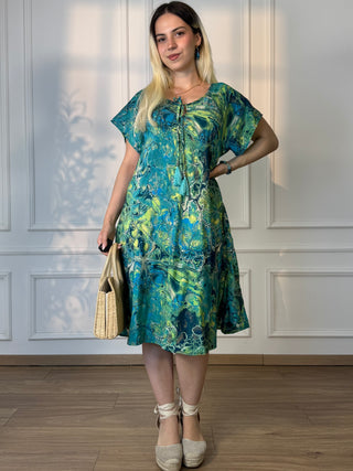 Rochie scurtă cu croială largă