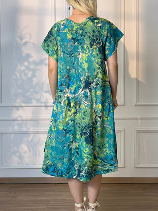 Rochie scurtă cu croială largă