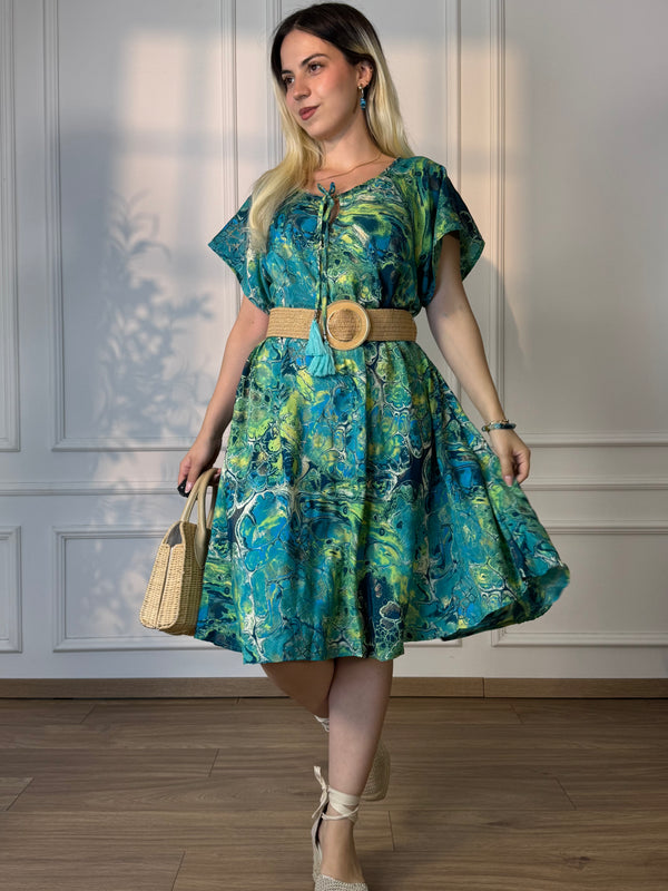 Rochie scurtă cu croială largă