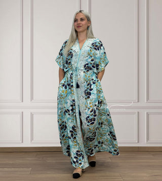 Rochie lungă strânsă în talie