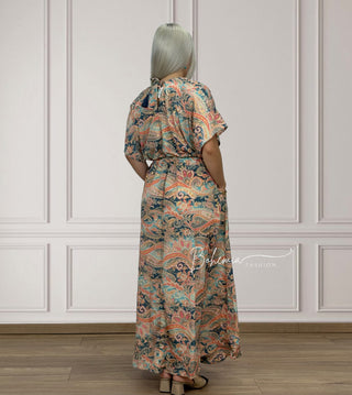 Rochie maxi strânsă în talie